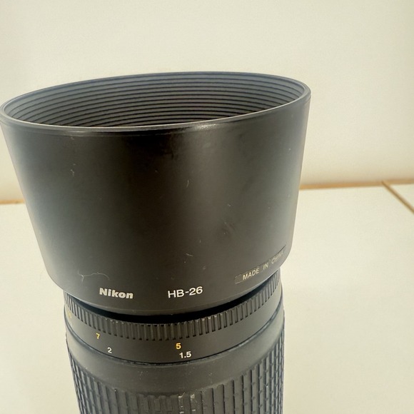 Nikon AF G Zoom-Nikkor 70-300mm f/4-5.6 FX lens‎ HB-26 for N80 N75 D7500 D850 DF - Picture 4 of 13